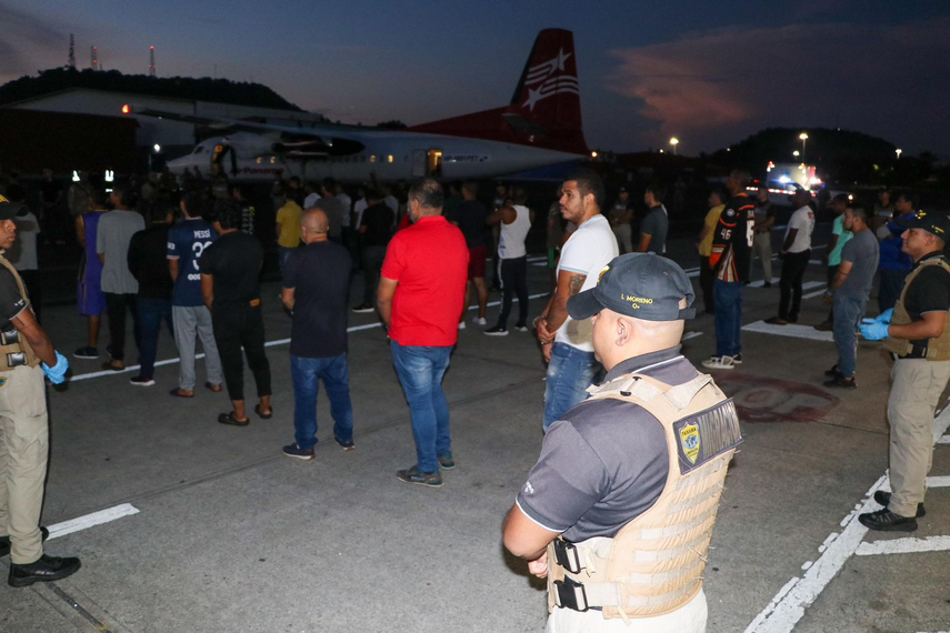 Deportan a 40 ciudadanos colombianos.