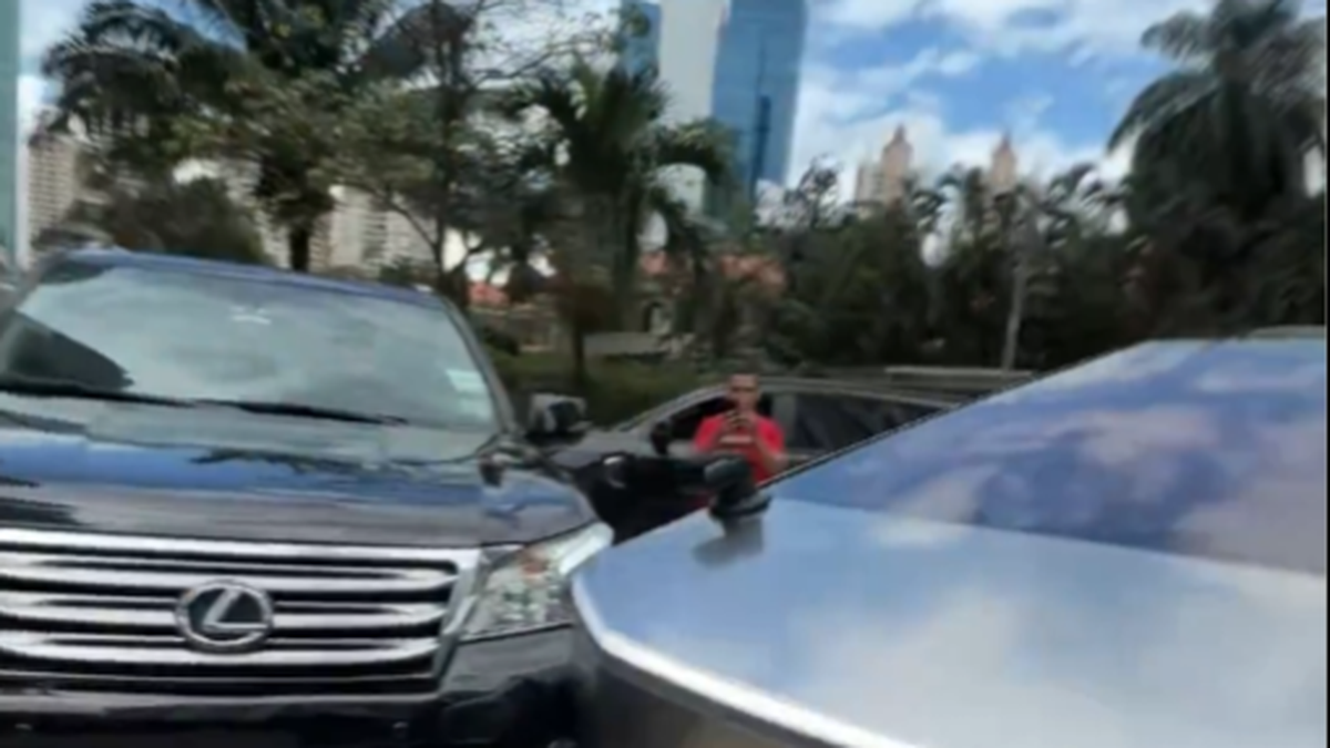 Chocan el Cybertruck de Mayer Mizrachi Chocan el Cybertruck de Mayer Mizrachi