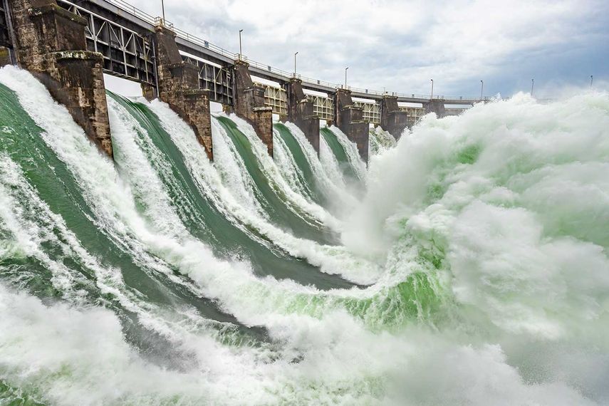 En esta operación multidisciplinaria el Canal de Panamá verifica