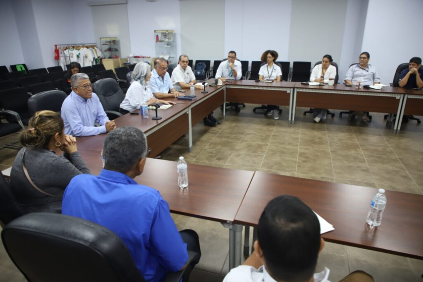 MIDA y COPEG presentan medidas para detener la plaga del gusano barrenador MIDA y COPEG presentan medidas para detener la plaga del gusano barrenador