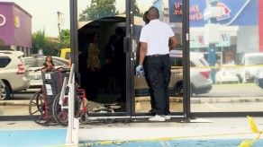 Sujetos que intentaron robar en banco usaron uniformes y simularon hacer transacciones