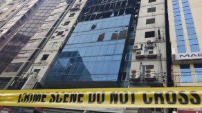 Detienen a propietarios de edificio incendiado en Bangladesh