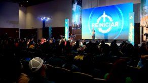 Cientos de jóvenes participaron en congreso Reiniciar