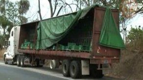Camión arrojó decenas de botellas en Cerro Campana