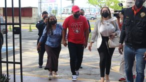 Según el relato de las autoridades, el policía estaba solicitando al hombre la licencia de conducir, cuando se ocurrió el hecho. Según el relato de las autoridades, el policía estaba solicitando al hombre la licencia de conducir, cuando se ocurrió el hecho.