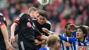Leverkusen gana 2-1 a Hertha y recupera la cuarta plaza en Alemania