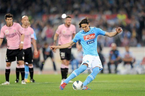Italia: Cavani anota y Napoli se afianza en tercer lugar