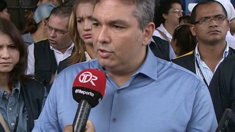 Docentes marchan hacia la Presidencia, esperan reunirse con Varela