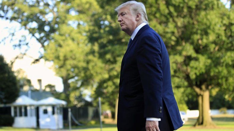 Trump firma nuevas restricciones migratorias para 8 países