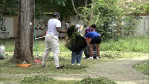Realizan operativo de limpieza en parque de Brisas del Golf