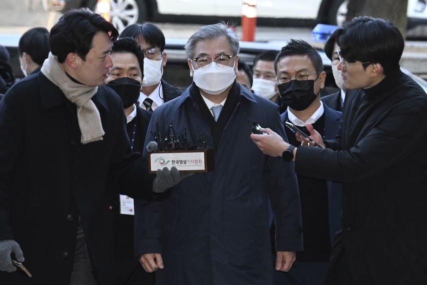Una investigación anterior de Corea del Sur concluyó que los funcionarios del gobierno de Moon no hicieron ningún intento significativo por rescatar a Lee Dae-jun después de enterarse de que el funcionario de pesca de 47 años estaba a la deriva