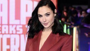 Gal Gadot es madre de tres niñas: Alma, 10 años; maya, 4 años; y Daniella, 8 meses.