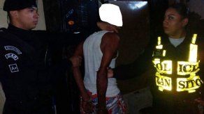 Capturan a presunto implicado en robo a una estudiante en la 24 de Diciembre Capturan a presunto implicado en robo a una estudiante en la 24 de Diciembre