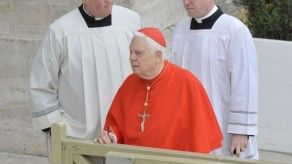 Muere cardenal implicado en escándalo de pedofilia en EEUU