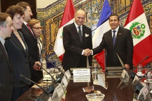 Laurent Fabius concluye su visita a Perú y parte hacia Panamá