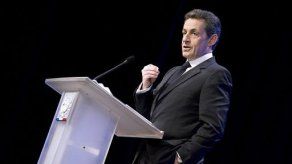 Gabinete alemán visita París mientras Grecia se tambalea de nuevo