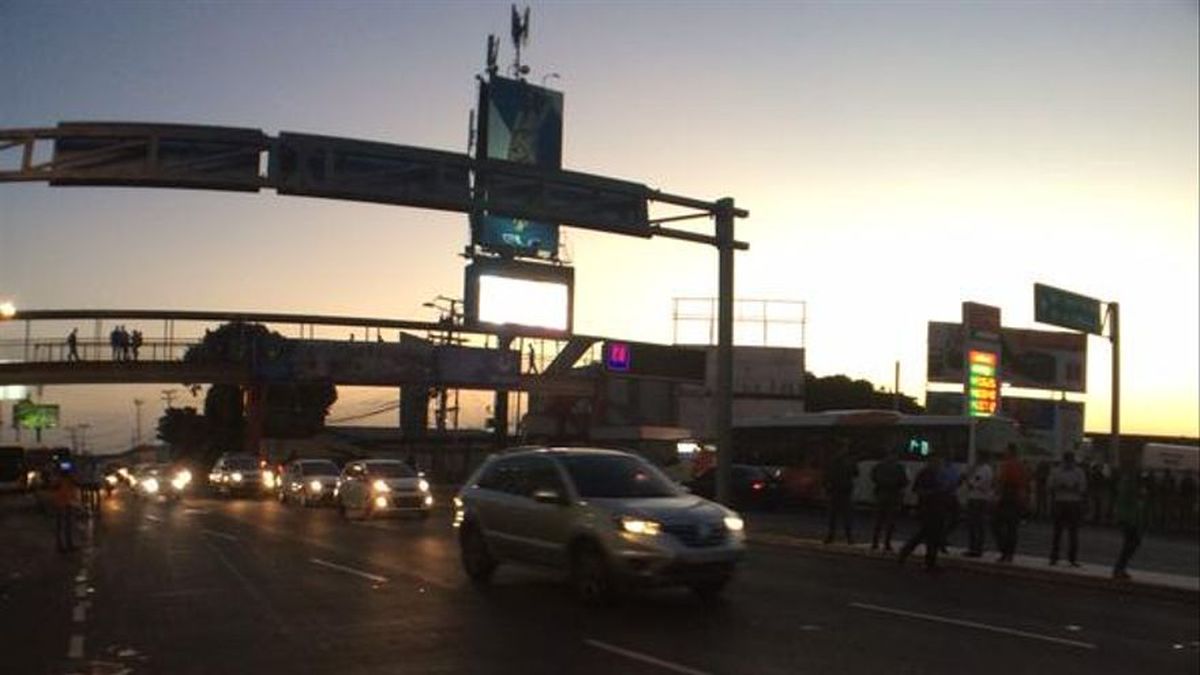 Operadores del Metro Bus acceden reabrir las vías