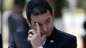 Presidente de Guatemala reporta primera baja en gabinete de gobierno