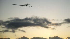 Esperan llegada de avión solar a San Francisco por la noche