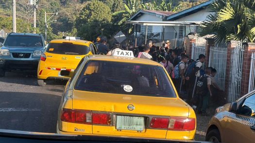 Padres denuncian inseguridad tras intento de robo Padres denuncian inseguridad tras intento de robo