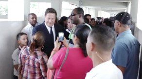 Varela visita a sobrevivientes hospitalizados después del accidente en Antón