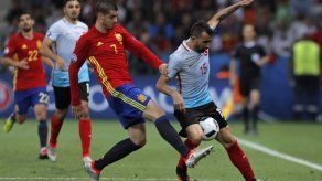 Morata tiene una contusión muscular en el muslo y sigue con la selección