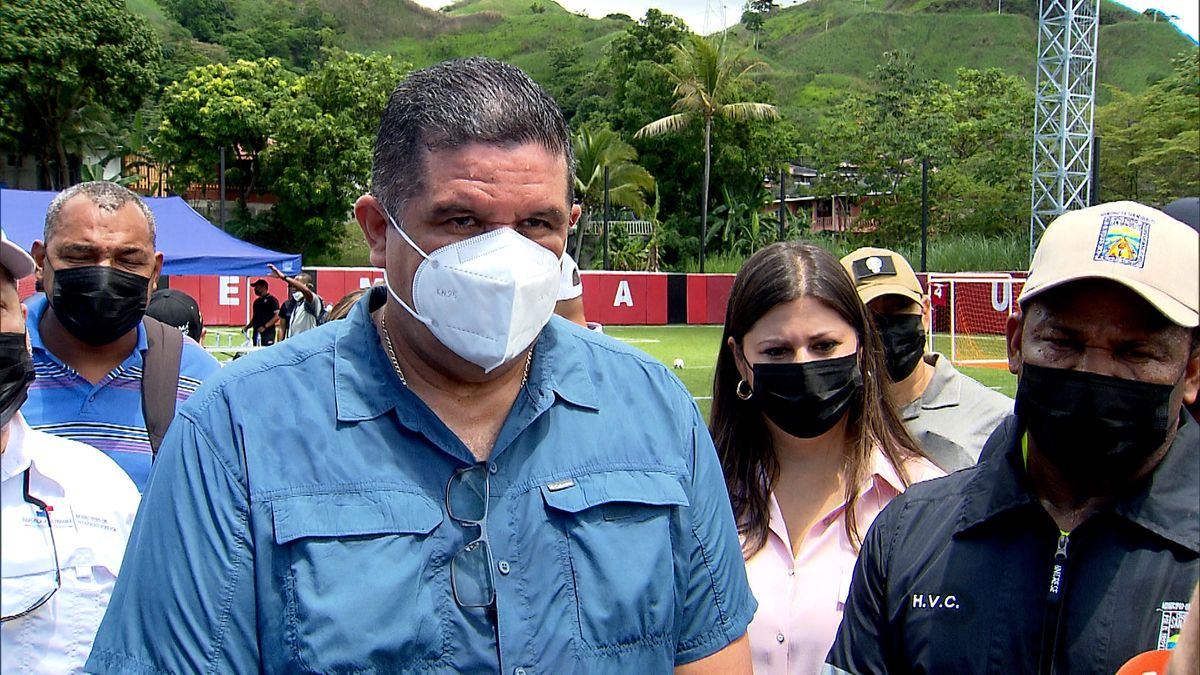 Ministro Pino dice que se investigan casos de mujeres desaparecidas ...