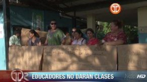 Docentes de la escuela Gran Bretaña exigen el pago de las quincenas atrasadas