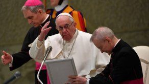 El papa Francisco viaja a los Emiratos Árabes para reunirse con los musulmanes El papa Francisco viaja a los Emiratos Árabes para reunirse con los musulmanes