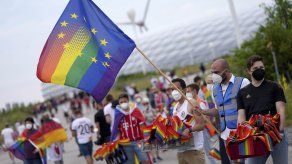 Preguntado sobre la ley húngara, Guterres dijo el jueves que “todas las formas de discriminación son totalmente inaceptables y cualquier forma de discriminación en relación con la comunidad LGBTQ+ es totalmente inaceptable.