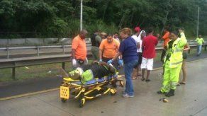 Accidente deja varios heridos en vía de acceso al Puente Centenario