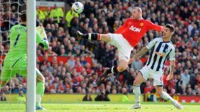 Rooney y el Swansea dan el liderato al Manchester United