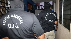 Diligencias de allanamiento durante operativo contra pandillerismo ENOC. Diligencias de allanamiento durante operativo contra pandillerismo ENOC.