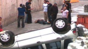 Auto se vuelca en Hato Pintado