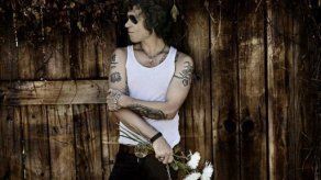 Bunbury rinde homenaje a Latinoamérica con Licenciado Cantinas