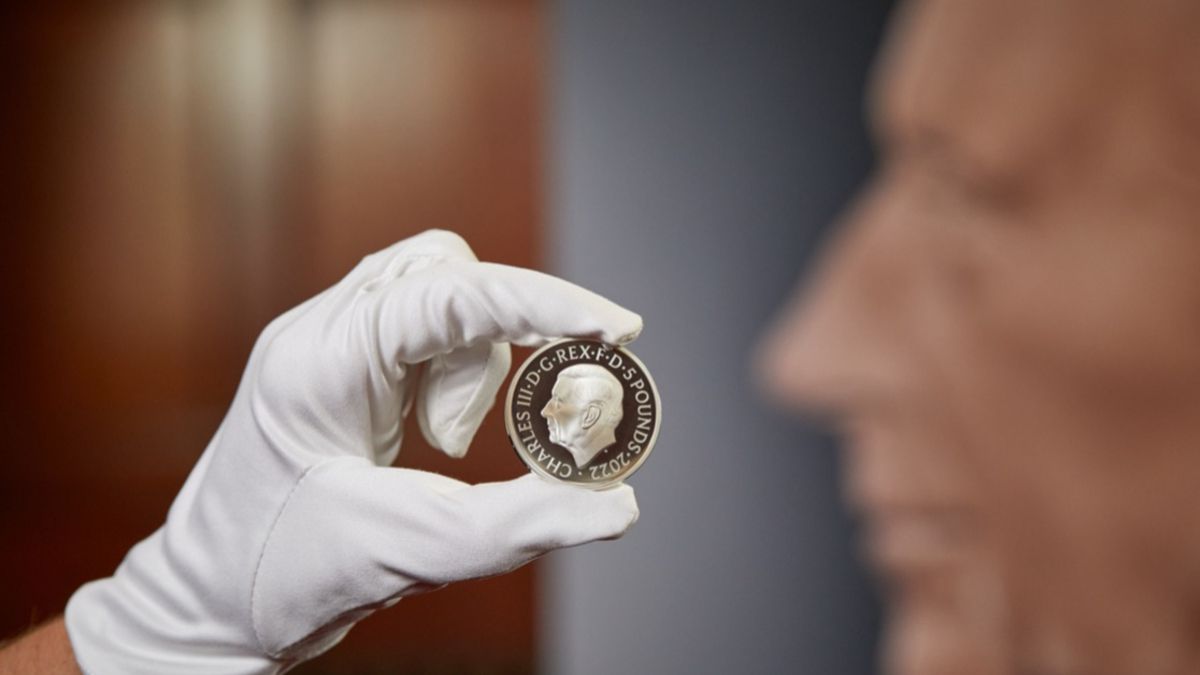 El retrato aparecerá en dos monedas de una serie especial que conmemorará la vida de la reina Isabel II.