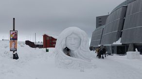 Suecia anuncia envío de oficiales militares a Groenlandia para preparar maniobras aliadas. Suecia anuncia envío de oficiales militares a Groenlandia para preparar maniobras aliadas.