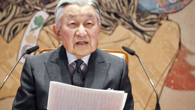 Emperador de Japón celebra que hubo paz en su reinado