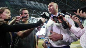 Jeter celebra que Rivera ingrese al Salón de la Fama