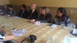 Alemán se reúnen con periodistas para analizar anteproyecto de ley