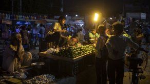 SHEIKH SAALIQ y ANIRUDDHA GHOSAL