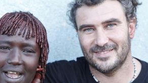 A la derecha, el guía turístico español Toni Espadas.