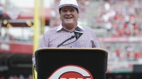 Pete Rose ingresa al Salón de la Fama de Rojos de Cincinnati