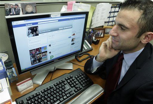 Qué hacer si mamá quiere ser tu amiga en Facebook