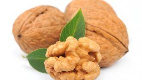 Dieta mediterránea con nueces reduce un 30% el riesgo de infarto o ictus