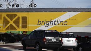 Brightline ha instalado detectores infrarrojos en las vías a fin de avisarle a los conductores para que frenen.