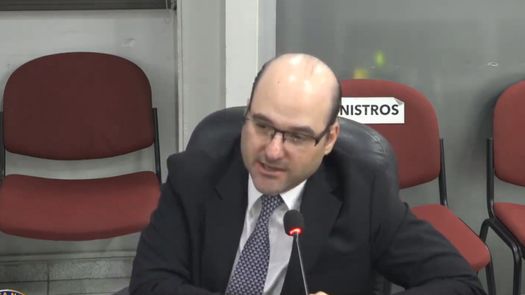 Administrador de la AIG, Adolfo Fábrega. Administrador de la AIG, Adolfo Fábrega.