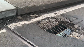 Malísimo Así describen los conductores es el estado de la vía del Puente de Las Américas.