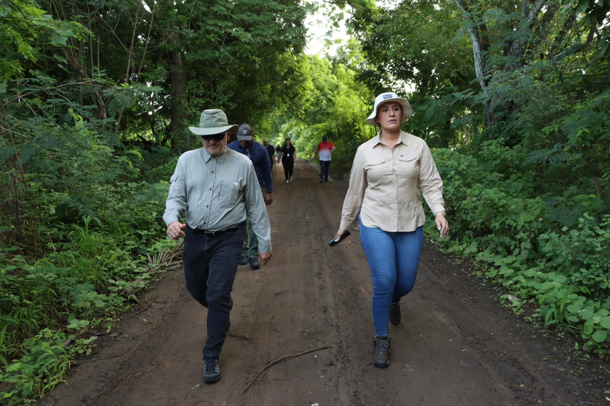 Ministro Juan Carlos Navarro ordena cierre de local en Pedasí.