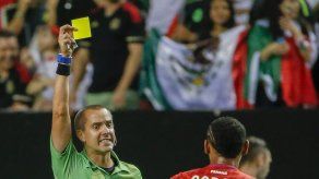 Presidente de CONCACAF evaluará comisión de árbitros